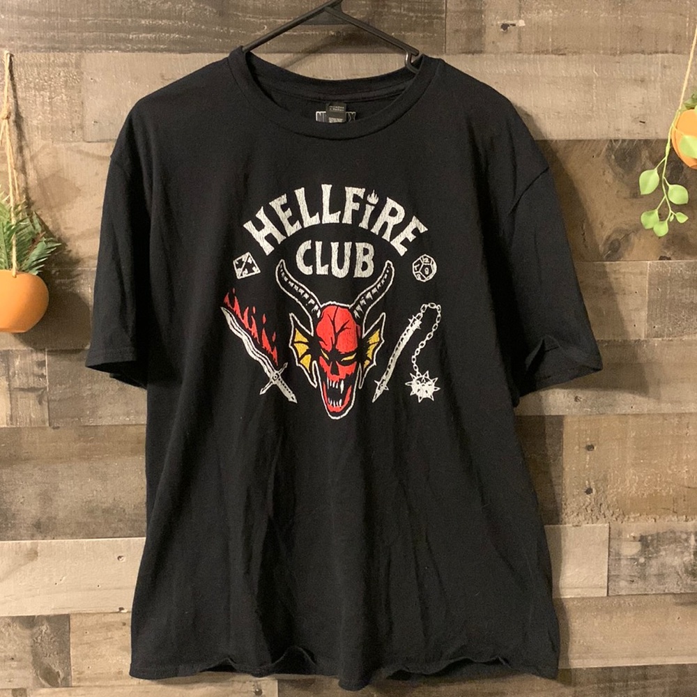 Original Netflix shirt from stranger things. size xl looks like a large